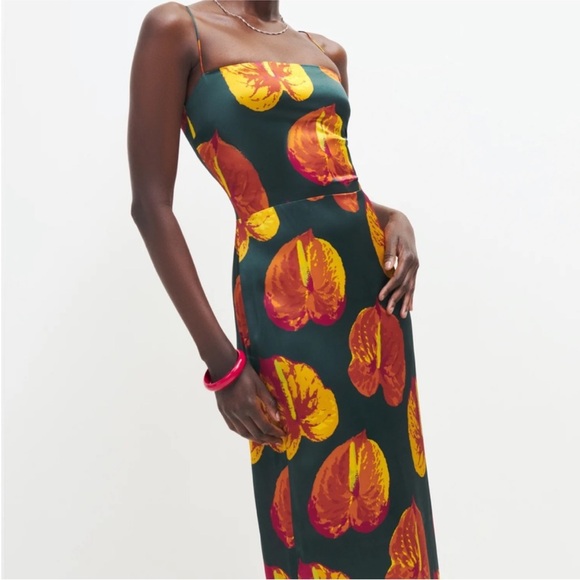 Reformation Silk Frankie Dress in Daiquiri, size 2 - Picture 4 of 6